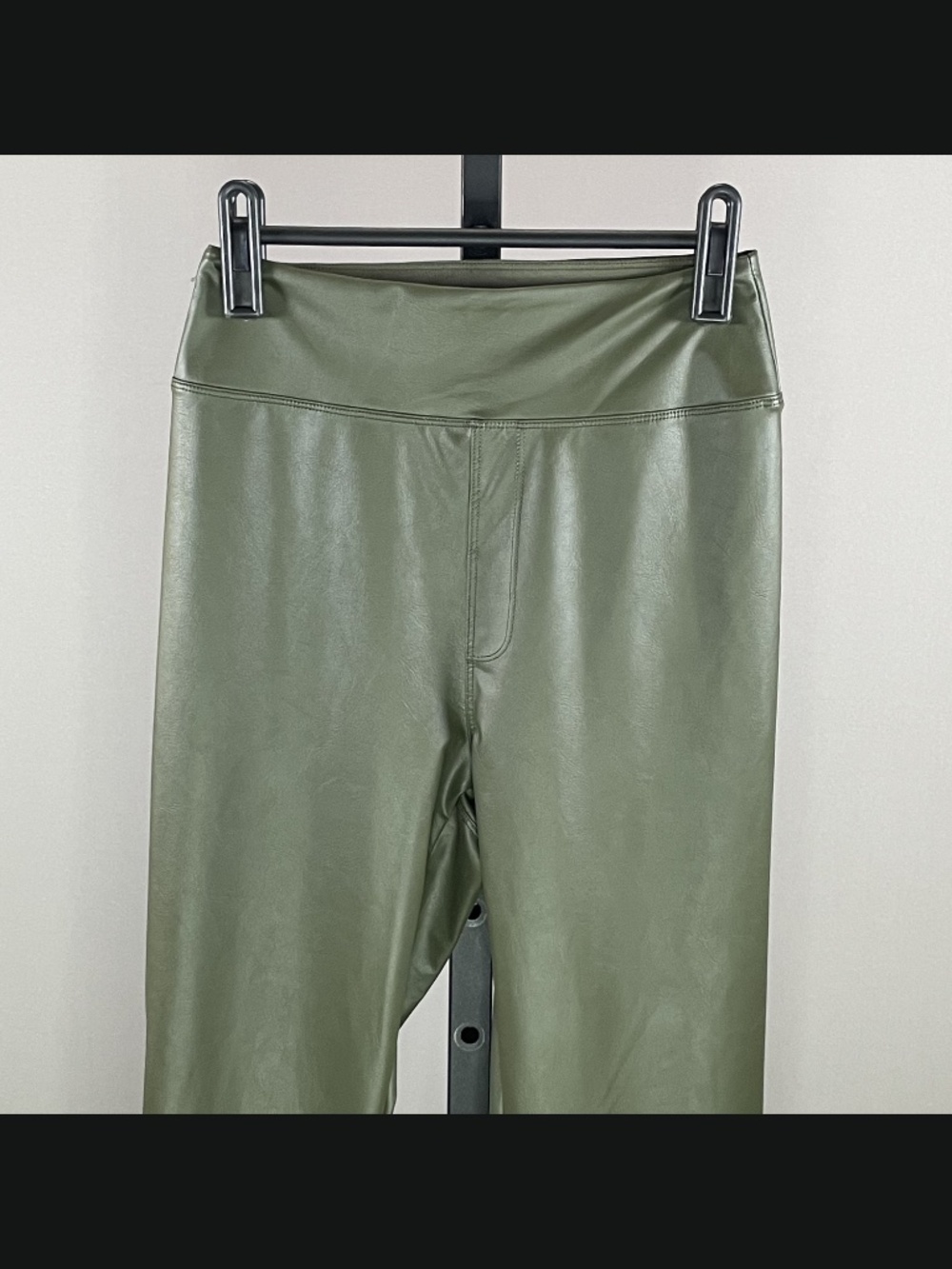 NEW Aerie Pants Womens Medium green faux leather leggings skinny athleisure - Picture 2 of 12